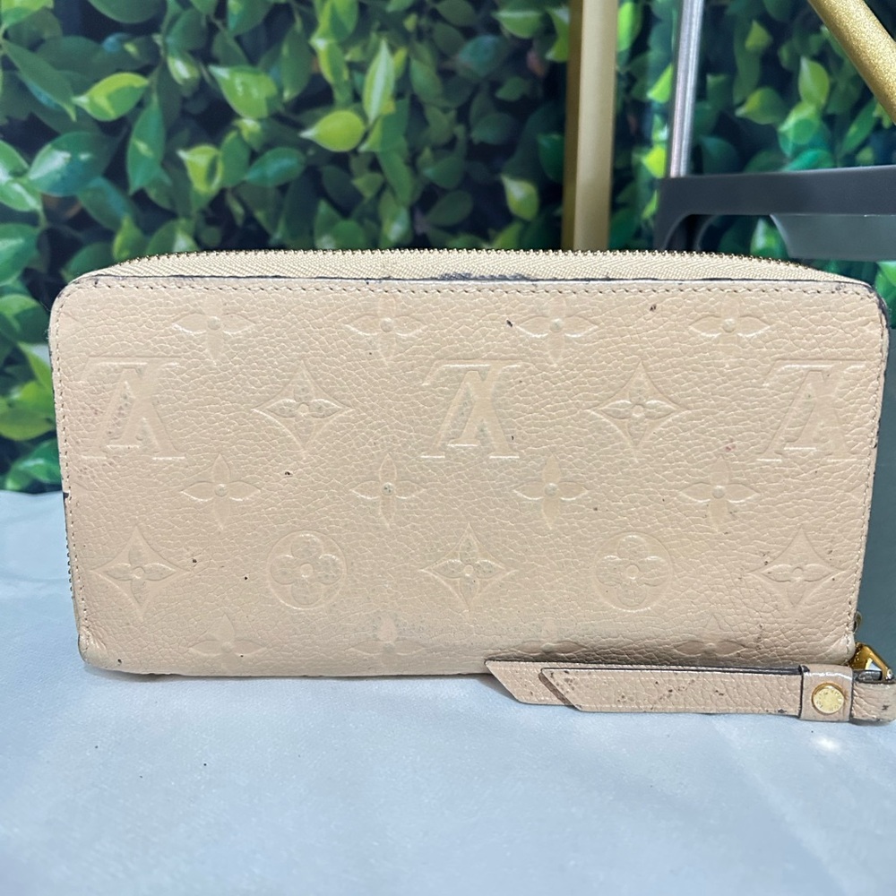 Louis Vuitton Empriente Wallet - Picture 3 of 8